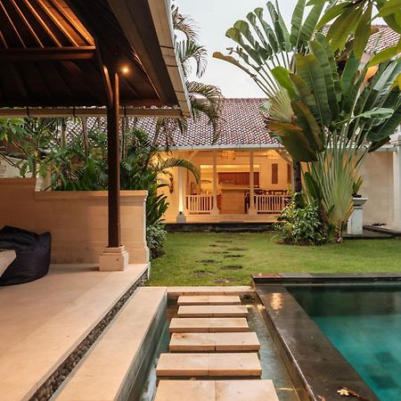 Uma Lima Villa Batu Belig - Close To The Beach Canggu Eksteriør bilde