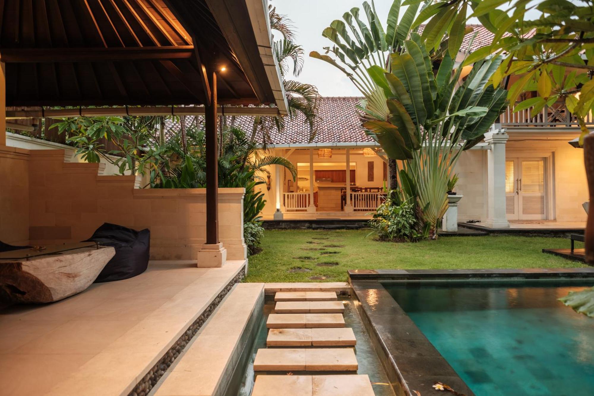 Uma Lima Villa Batu Belig - Close To The Beach Canggu Eksteriør bilde